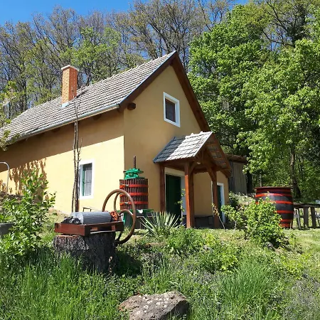 Hébergement de vacances By The Woods