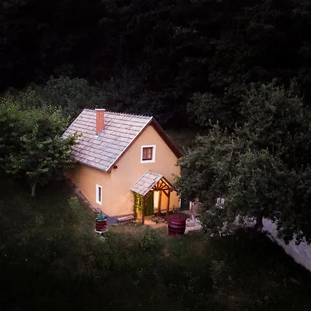 By The Woods Casa de Férias *